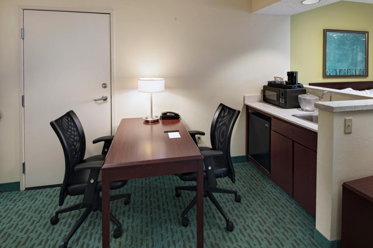 Springhill Suites By Marriott Lawton Exterior photo